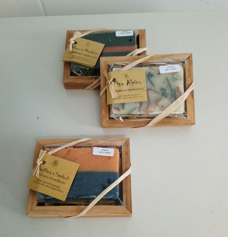 portasapone legno con saponetta