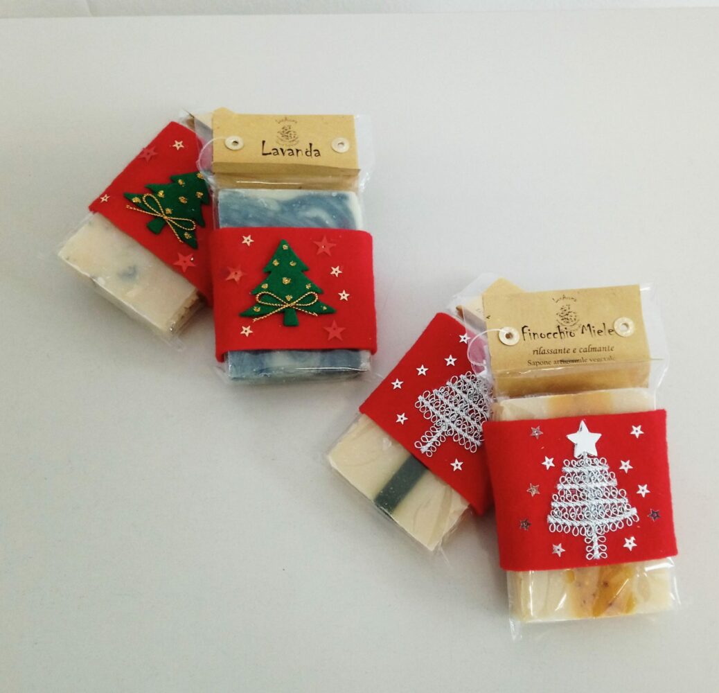 saponetta con fascia natalizia di feltro